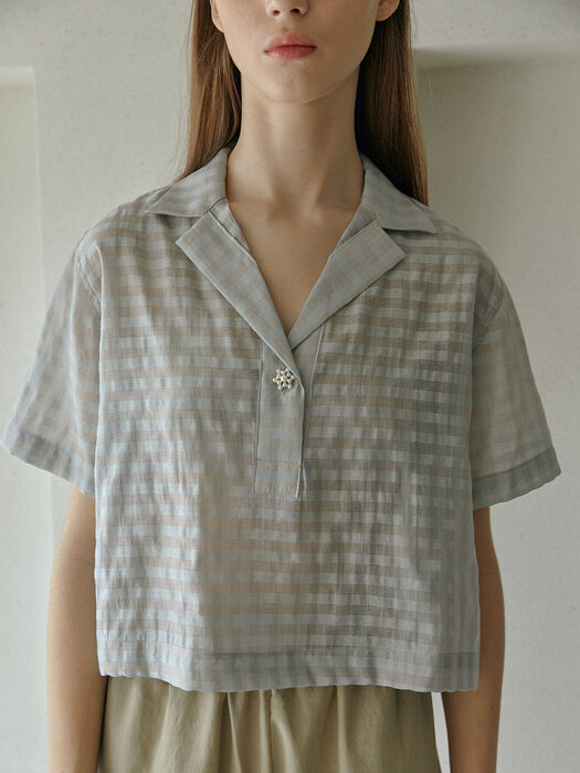 PEARL BUTTON BLOUSE SKYBLUE