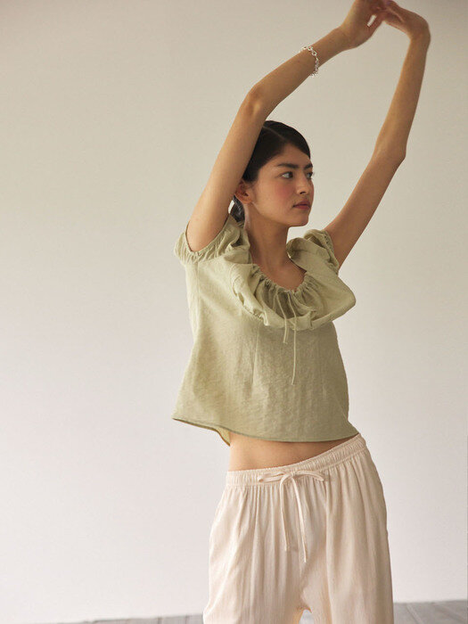 Puff Sleeves Blouse [ Basil ]