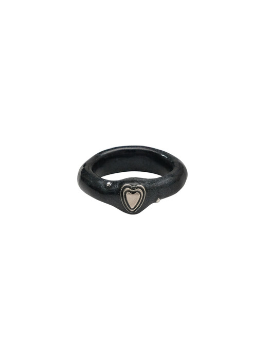 black heart ring