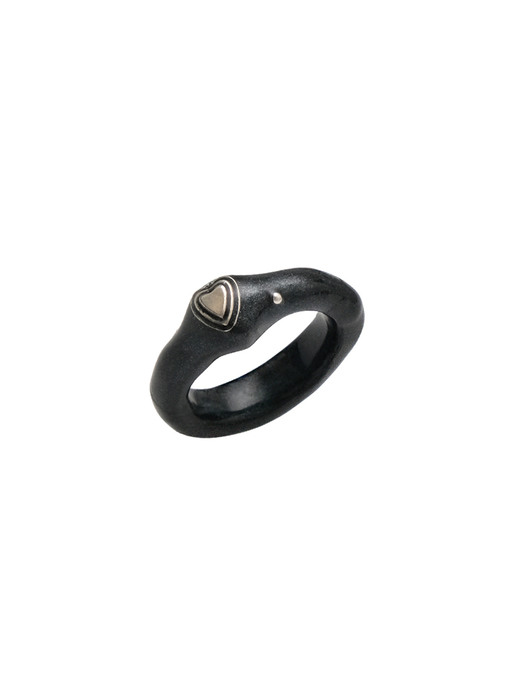 black heart ring