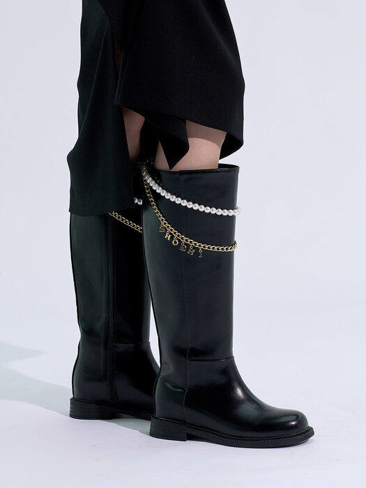 레지나 진주 로고 체인 롱 부츠_B2515(2 Colors) /  Regina Pearl Logo Chain Long Boots