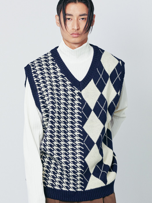 Argyle & hound check knit vest navy