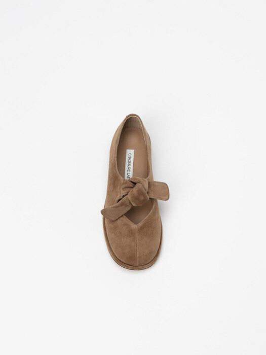 Briggs Ribbon Flat Shoes in Golden Khaki Suede