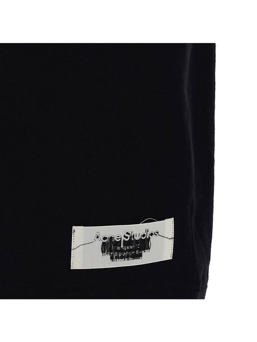 23SS 로고 라벨 패치 포켓 티셔츠 블랙 BL0247 900