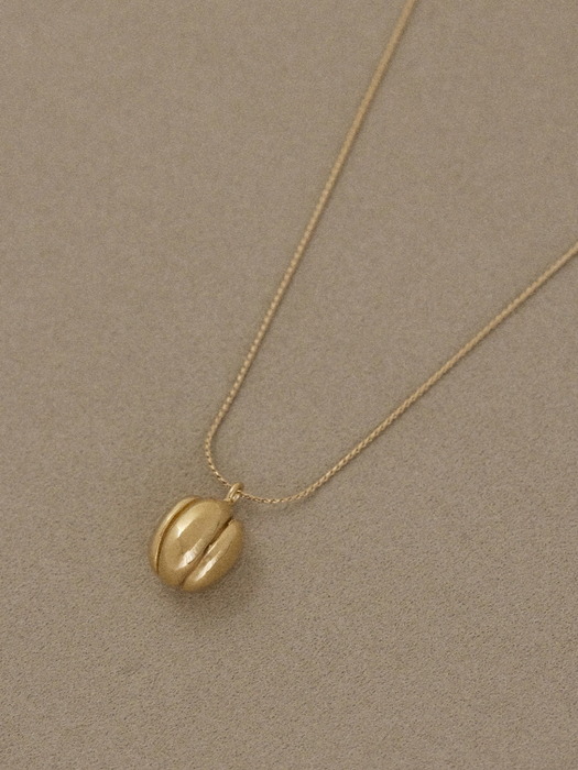04-20 shell (Necklace)