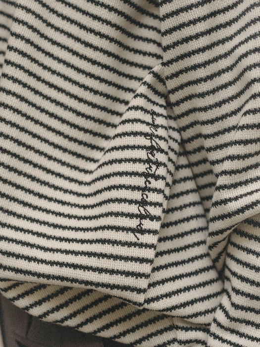 Relax Stripe Sweatshirt (ivory)