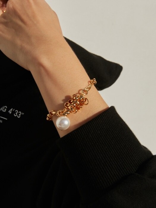 Simple chain bundle bracelet