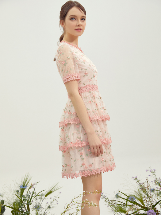 COLLIER / Flower Lace Tiered Dress (pink)