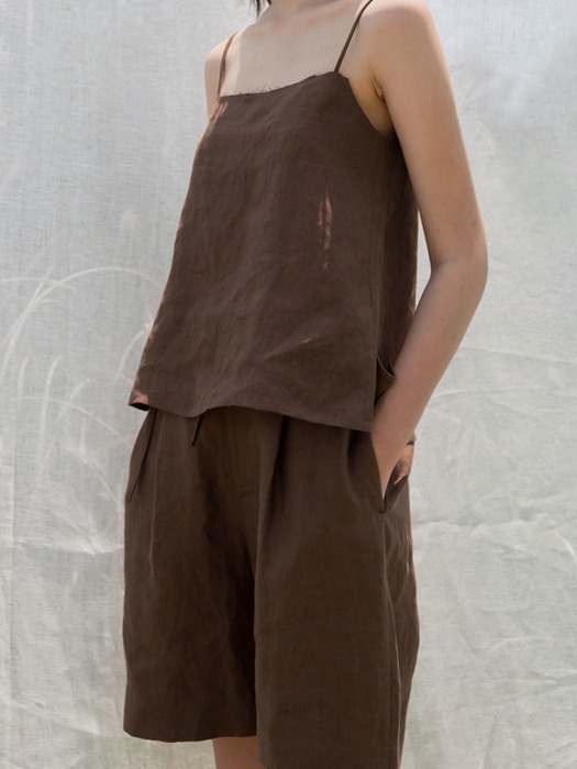 wide shorts (brown)