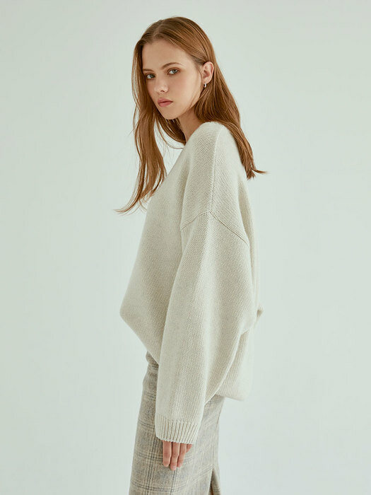 Cream V-neck Loose Knit[ivory]