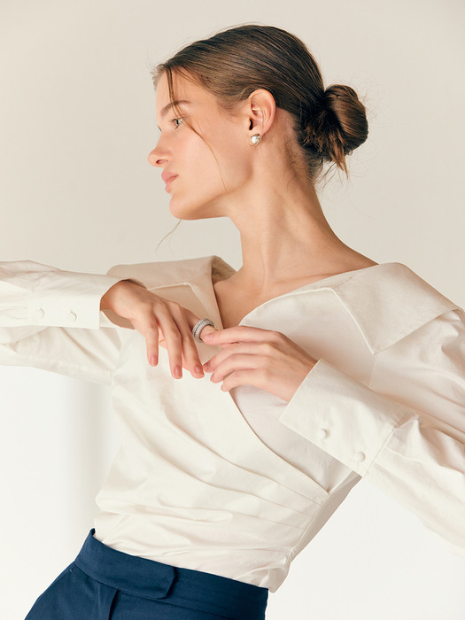 ELLIE V-neck blouse (Off white)
