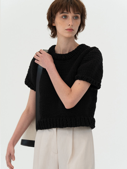 [ESSENTIAL] Hand-made Bulky Knitted Top Black