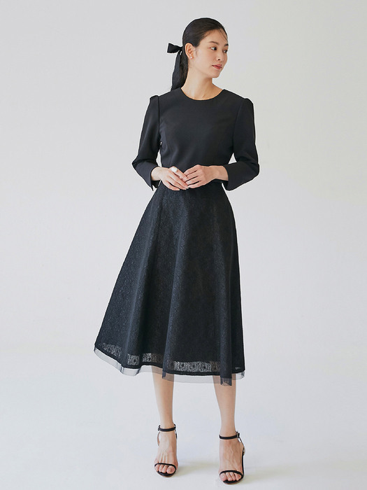 [미전시]DAHLIA Round neck ribbon detailed voluminous dress (Black)
