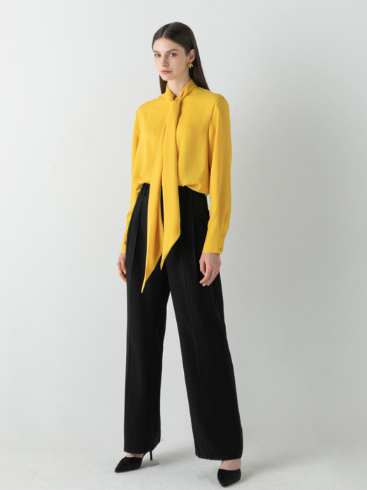 Vivid color muffler blouse in yellow