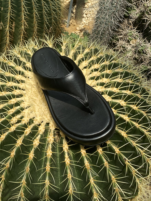 Nael Flatform Flip Flops Leather Black