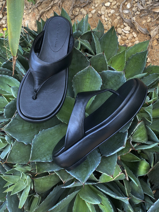 Nael Flatform Flip Flops Leather Black