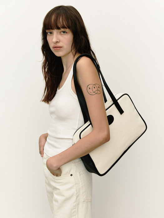 Trapezoid Canvas Bag (IV-BK)