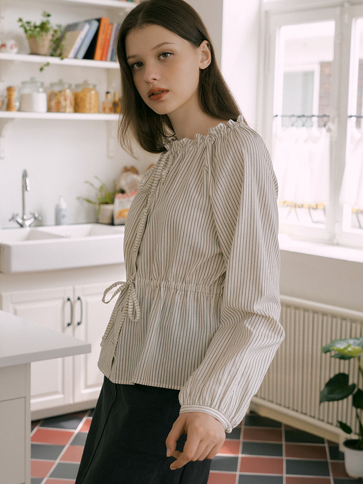 monts 1518 shirring string stripe blouse (ivory)