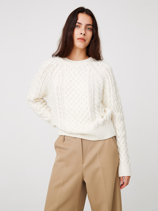 Fine Wool Cable Sweater / Ivory