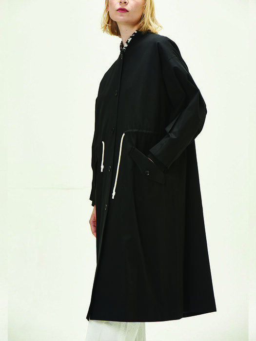sporty long coat (black)