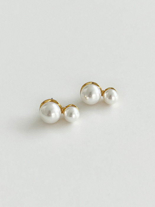 two scoop pearl earrings