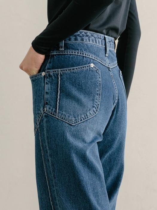 Piping Semi-wide Jeans