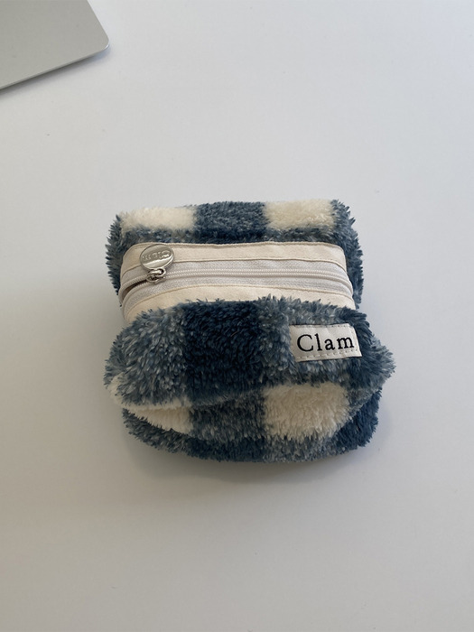 Clam round pouch _ Green check Soft fur