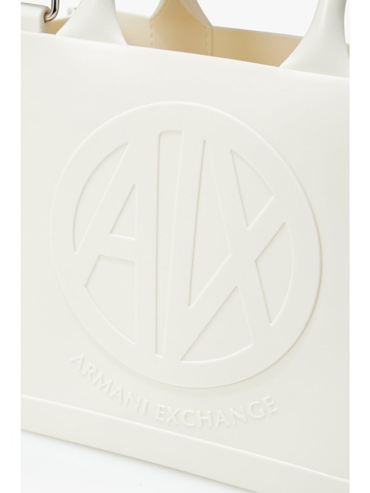 AX 여성 엠보 로고 PVC 토트백-오프 화이트(A424170021)