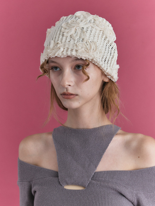 ROSA KNIT BEANIE IN IVORY