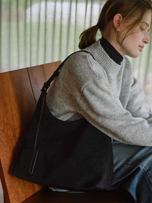 플럼 스웨이드 호보백 Flume Suede Hobo Bag_Black