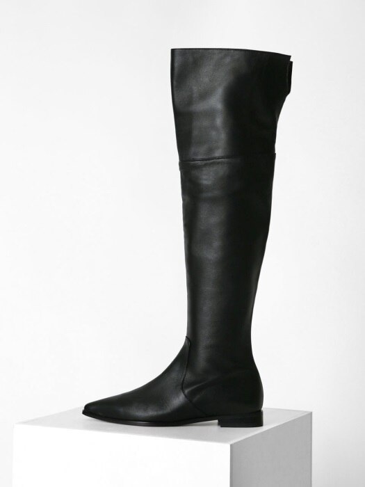 POINTED KNEE-HIGH BOOTS - BLACK