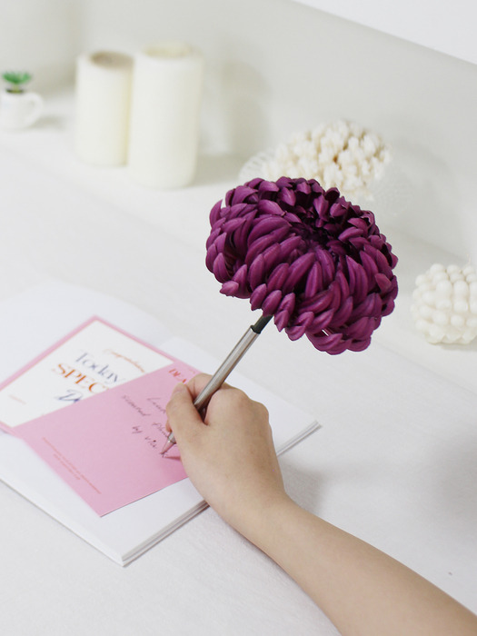 purple chrysanthemum flower pen