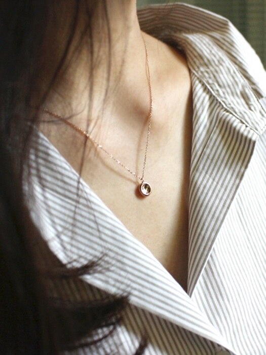 Tiny Necklace:circle
