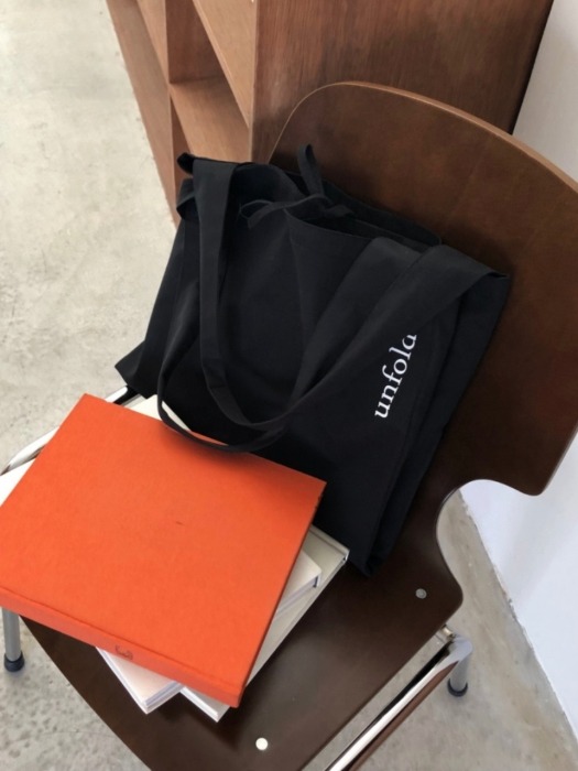 unfold logo bag (black)