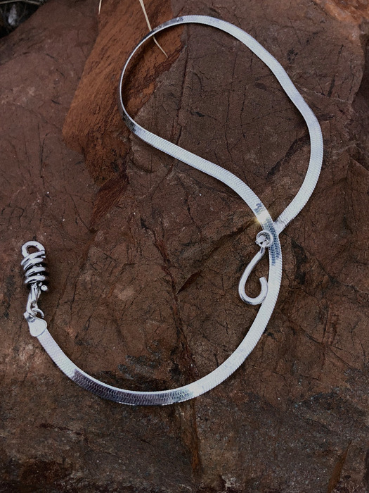 Twist Hook Necklace