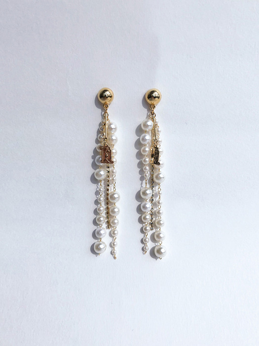 Bella pearl drop earrings