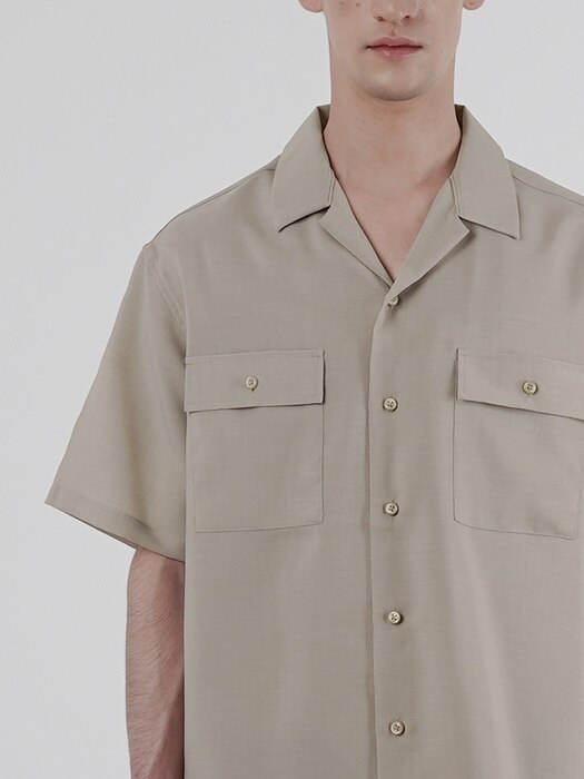 SOLID TWO POCKET OPEN COLLAR SHIRT_BEIGE