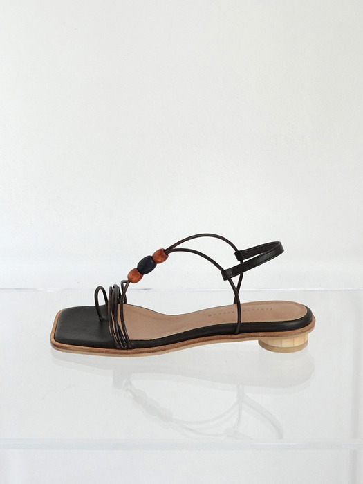 Ethnic string sandals Brown