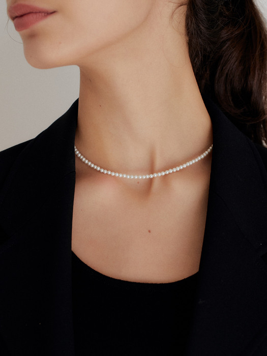 claire pearl necklace