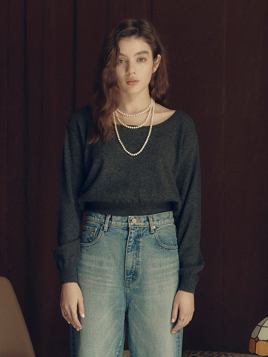 Round Neck Crop Knit in Charcoal_VK0WP2650