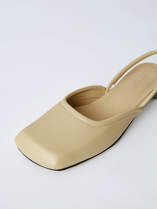 21SS SQUARED TOE SANDAL - BUTTER