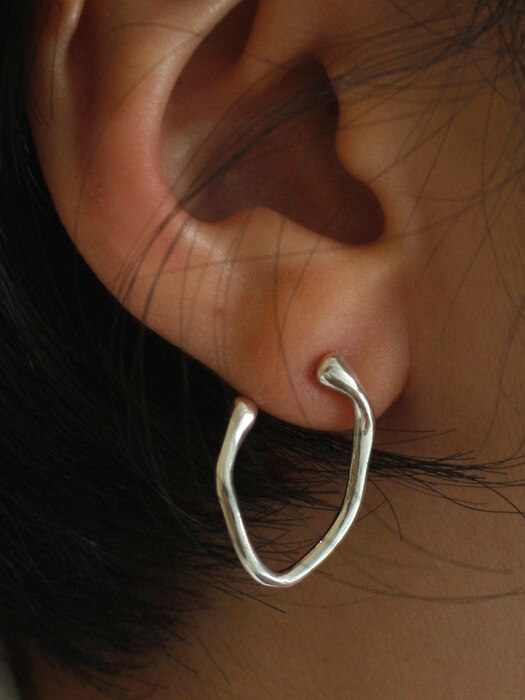 hide line earring