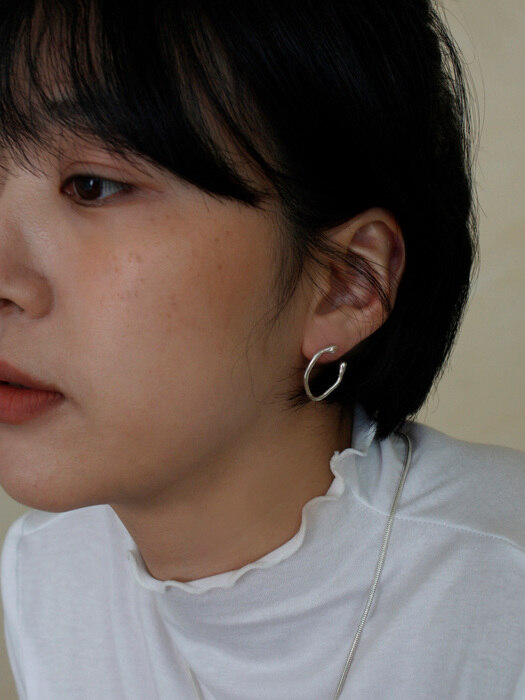 hide line earring