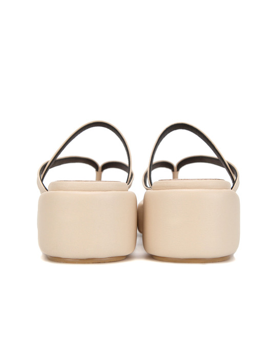 Puffed platform sandals | Ivory