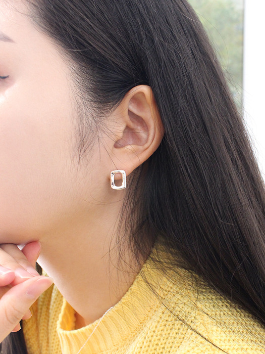 Chassis earring