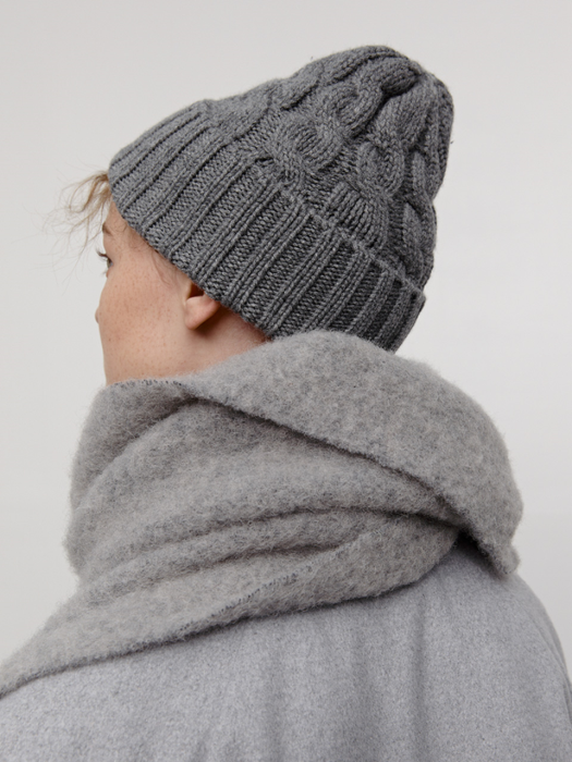 Chunky Cable-knit Beanie_Grey