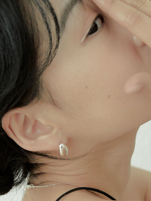 kidney bean earring(glossy texture)