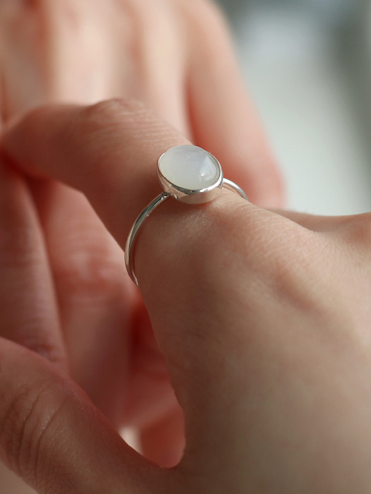 The moonstone silver ring