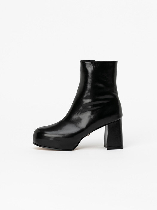 Vox Platform Boots in Wrinkled Black Box