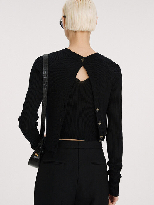 SIGNATURE OPEN BACK DETAIL CROPPED SWEATER (BLACK)